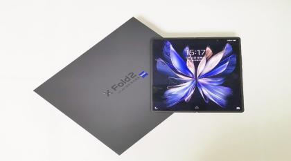 vivo X Fold2：折叠屏轻薄担当，多场景里的便捷生产力